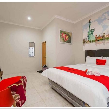 Reddoorz Near Jiexpo Kemayoran 2 جاكرتا المظهر الخارجي الصورة