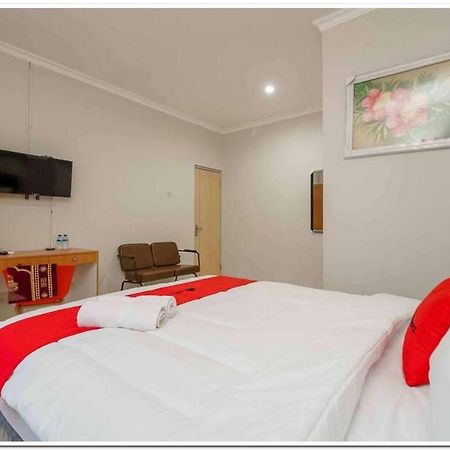 Reddoorz Near Jiexpo Kemayoran 2 جاكرتا المظهر الخارجي الصورة