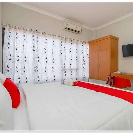 Reddoorz Near Jiexpo Kemayoran 2 جاكرتا المظهر الخارجي الصورة