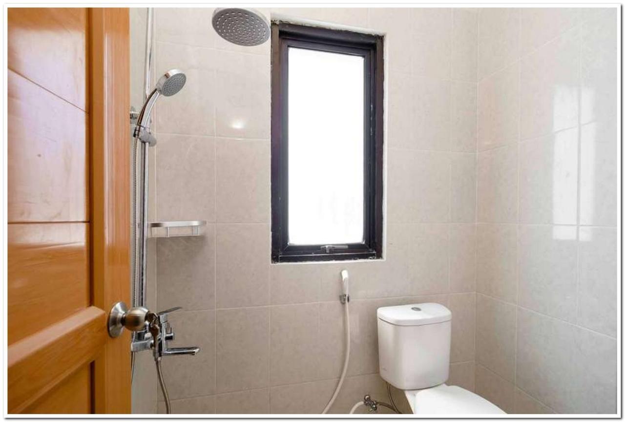 Reddoorz Near Jiexpo Kemayoran 2 جاكرتا المظهر الخارجي الصورة