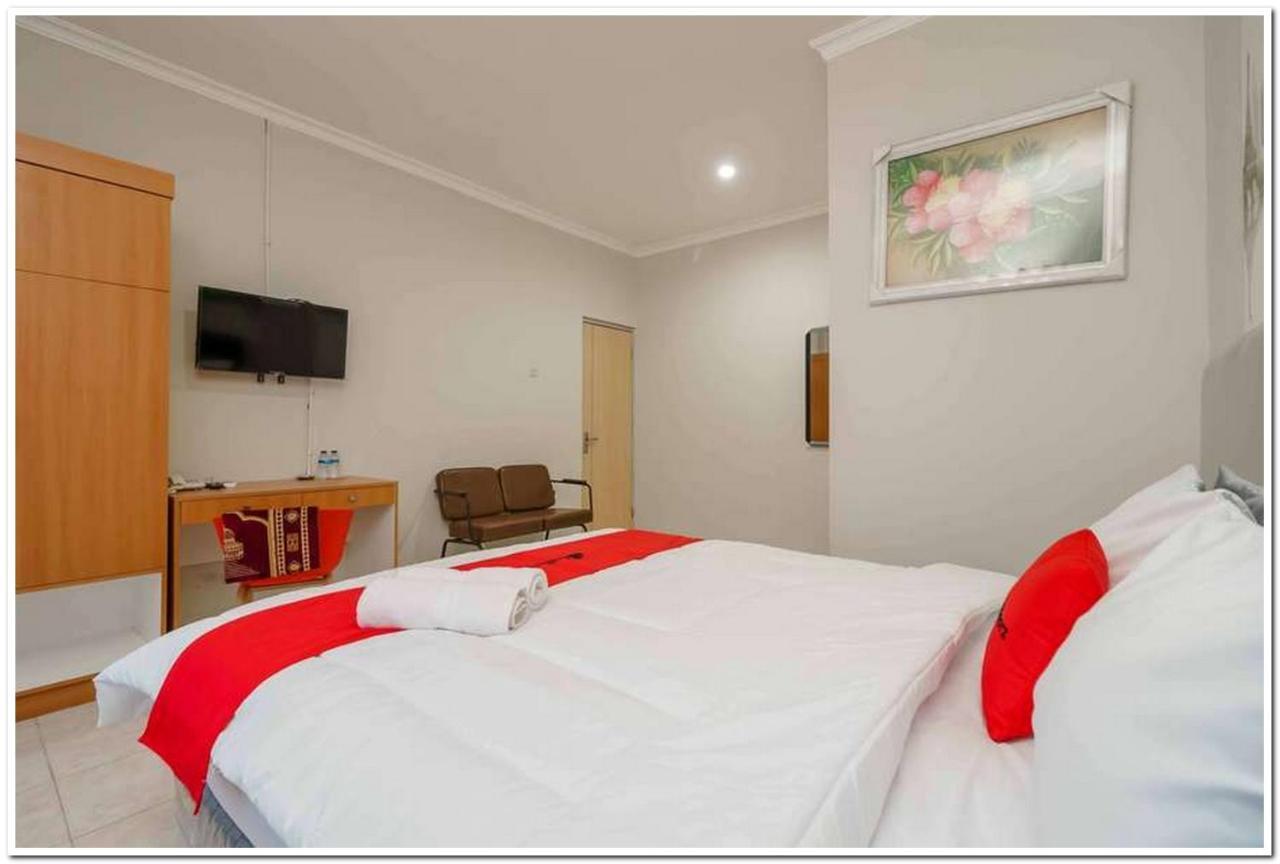 Reddoorz Near Jiexpo Kemayoran 2 جاكرتا المظهر الخارجي الصورة