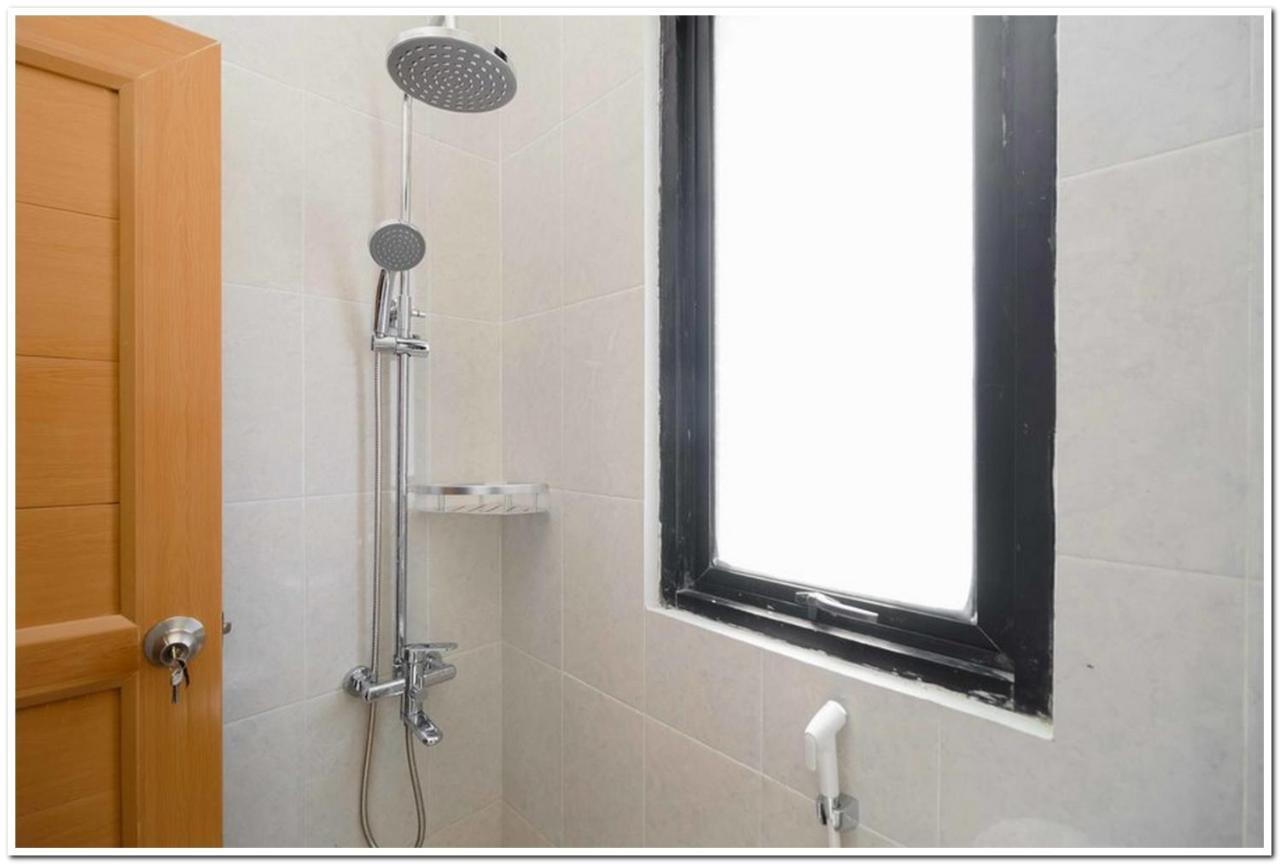 Reddoorz Near Jiexpo Kemayoran 2 جاكرتا المظهر الخارجي الصورة