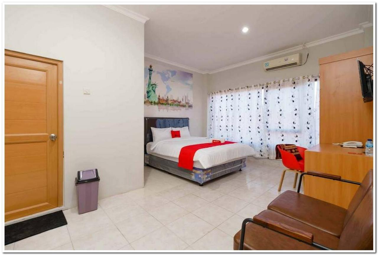 Reddoorz Near Jiexpo Kemayoran 2 جاكرتا المظهر الخارجي الصورة